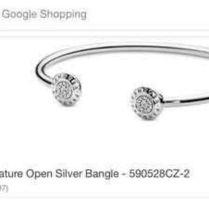 Silver pandora bracelet new in a box never used